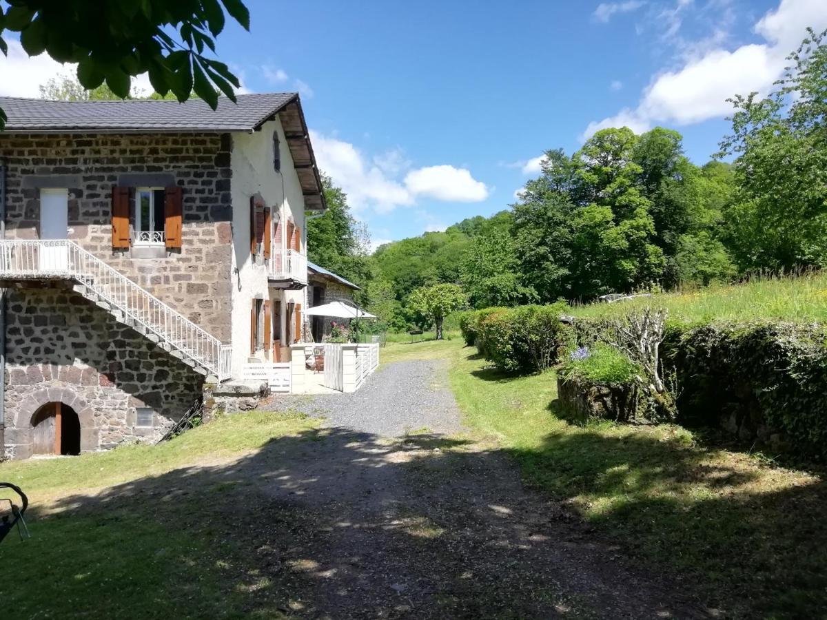 Maison A La Campagne Au Coeur Du Cantal Dept 15 Marmanhac Exterior photo